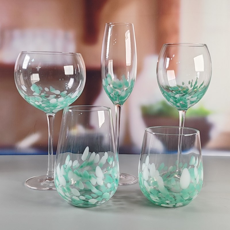 गुणवत्ता Customized Hand Blowned Half-confetti Lead Free Crystal Wine Glass Set फैक्टरी