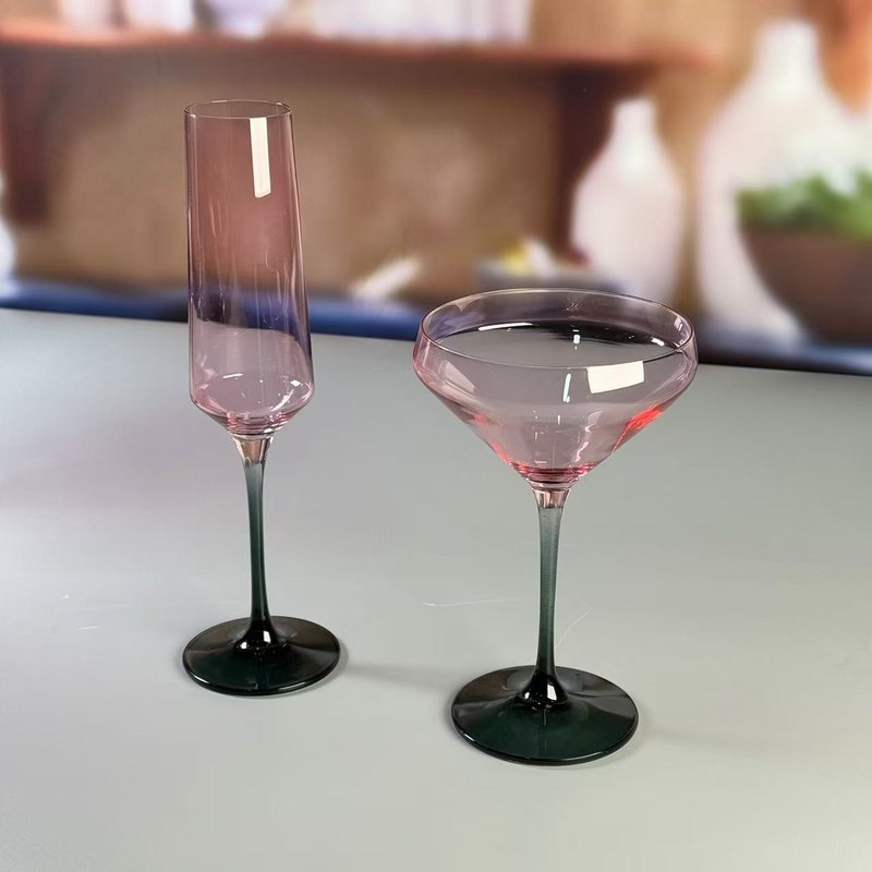 गुणवत्ता Hand-blow Color Gradient Wine Glass Set High Quality Crystal Wine Glass For Gift For Weeding फैक्टरी
