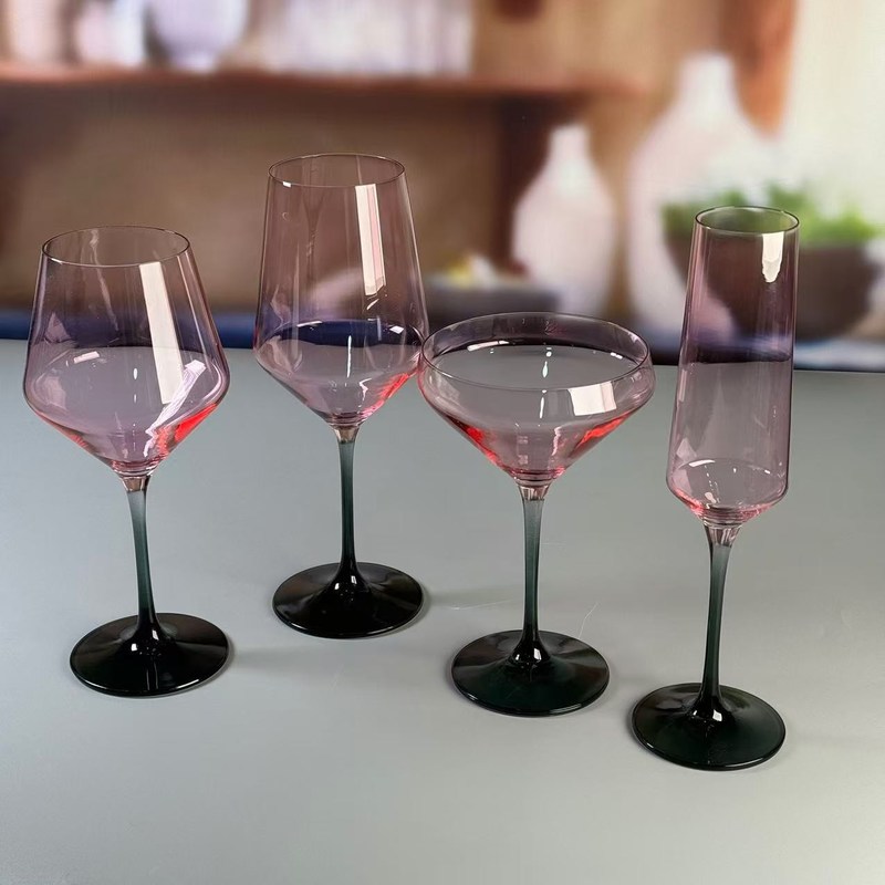 गुणवत्ता Hand-blow Color Gradient Wine Glass Set High Quality Crystal Wine Glass For Gift For Weeding फैक्टरी