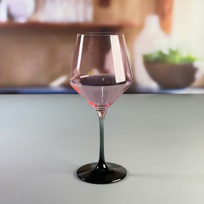 गुणवत्ता Hand-blow Color Gradient Wine Glass Set High Quality Crystal Wine Glass For Gift For Weeding फैक्टरी