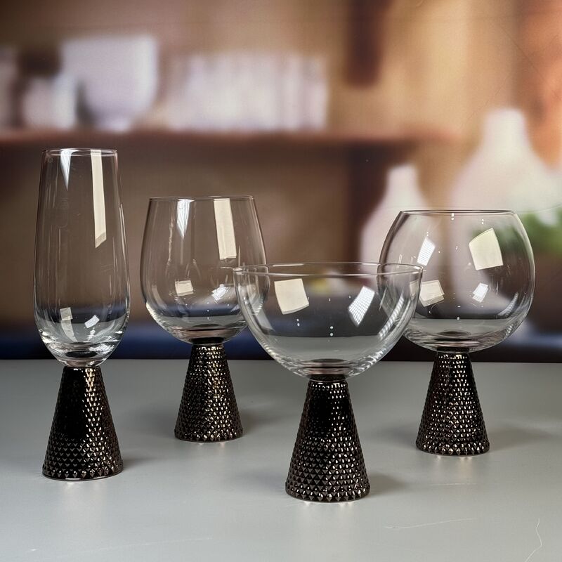गुणवत्ता Electroplate Diamond Base Wine Glass Set फैक्टरी