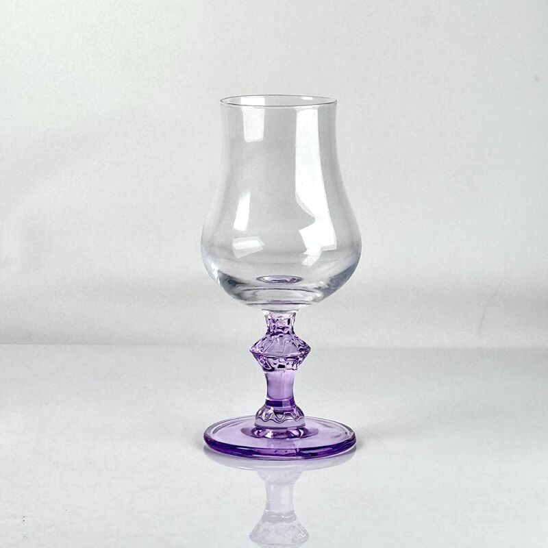 गुणवत्ता 4‑Pack Vintage Purple Stem Wine Glasses, Assorted Shapes Clear Cup with Decorative Purple Stem, Handblown Glass Goblets for Wedding Party Home Tabletop Decoration फैक्टरी