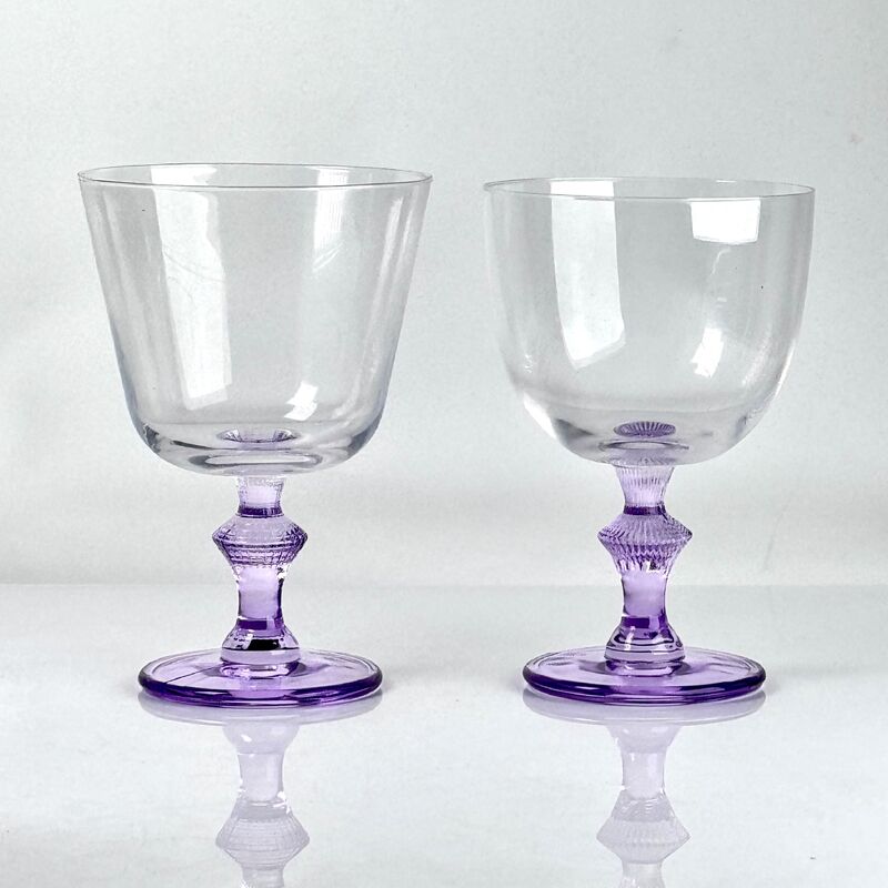 गुणवत्ता 4‑Pack Vintage Purple Stem Wine Glasses, Assorted Shapes Clear Cup with Decorative Purple Stem, Handblown Glass Goblets for Wedding Party Home Tabletop Decoration फैक्टरी