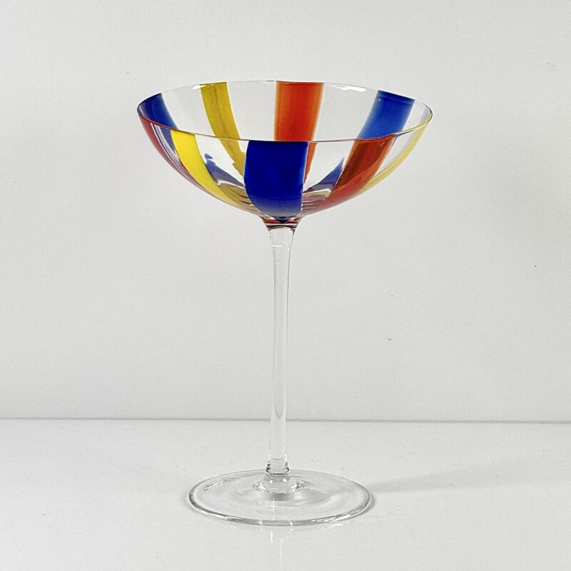 गुणवत्ता Hand Blown Art Glass Goblet & Coupe Glass Set, Vibrant Red Yellow Blue Vertical Cane Stripes Murano Style Stemmed Wine & Martini Glasses for Bar, Party & Gift कारखाना