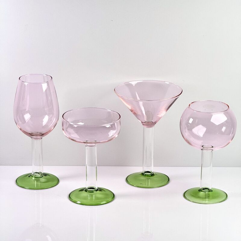 गुणवत्ता Hand Blown Borosilicate Stemmed Wine & Cocktail Glass Set, Pink Bowl with Green Hollow Stem Base, Colored Spray Tinted Art Goblets for Bar, Wedding & Table Decor कारखाना