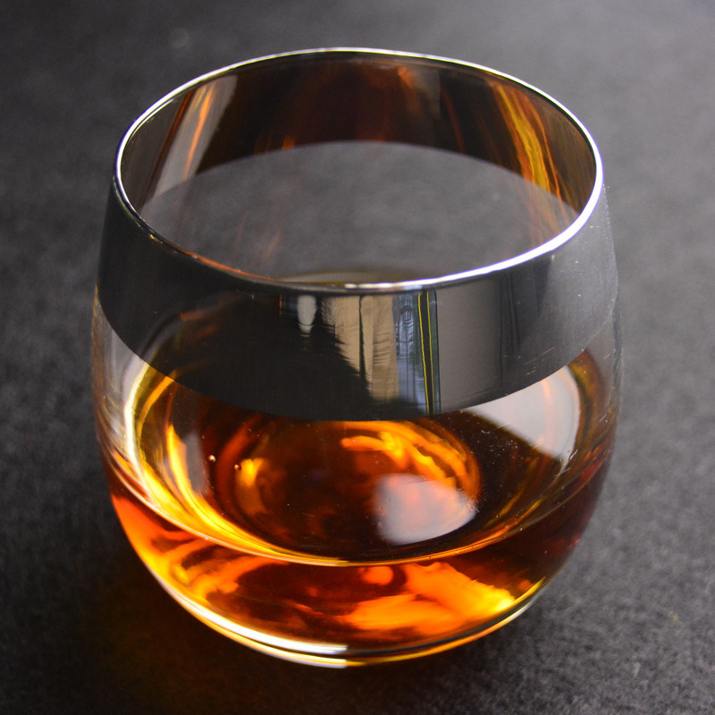 गुणवत्ता Round Handmade Whiskey Glass फैक्टरी