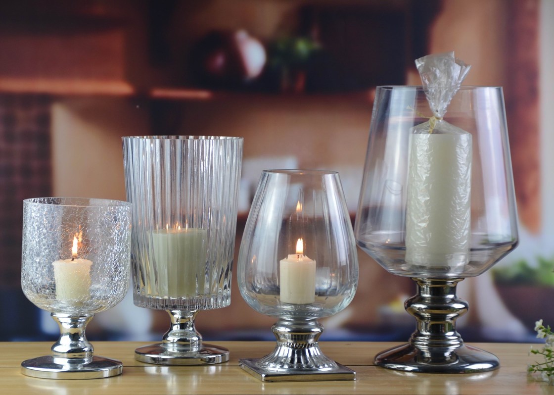 गुणवत्ता Handmade Ancient Pillar Candle Holders With Silver Foot फैक्टरी