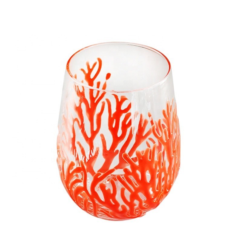 गुणवत्ता Egg Shaped 500ml Crystal Wine Glass With Embossed Red Corals फैक्टरी