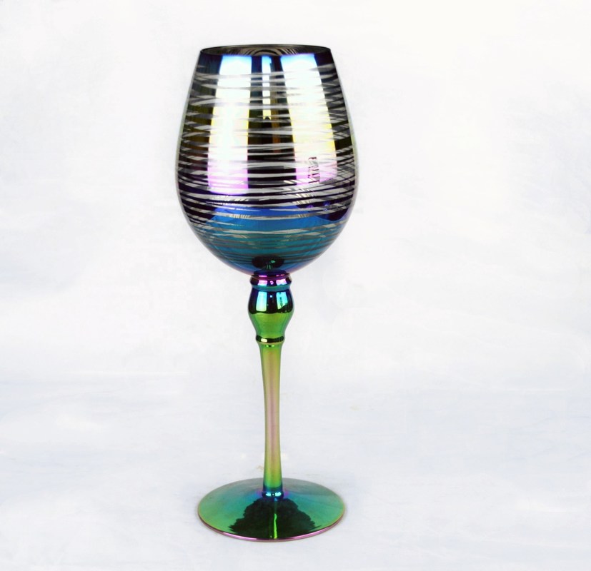 गुणवत्ता Laser Circles Pattern Iridescent Crystal Wine Glass With Pearl Stem फैक्टरी