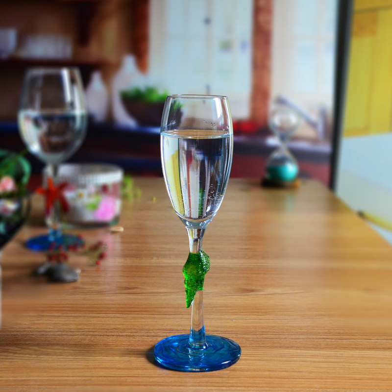 गुणवत्ता Creative Sea Animal Stem Crystal Wine Glass For Summer Holiday फैक्टरी