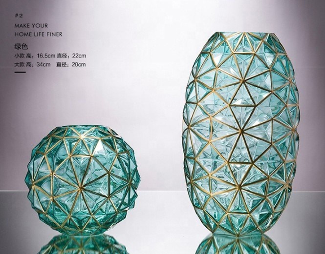 गुणवत्ता Creative Handpainted Decorative Glass Vase For Wedding फैक्टरी