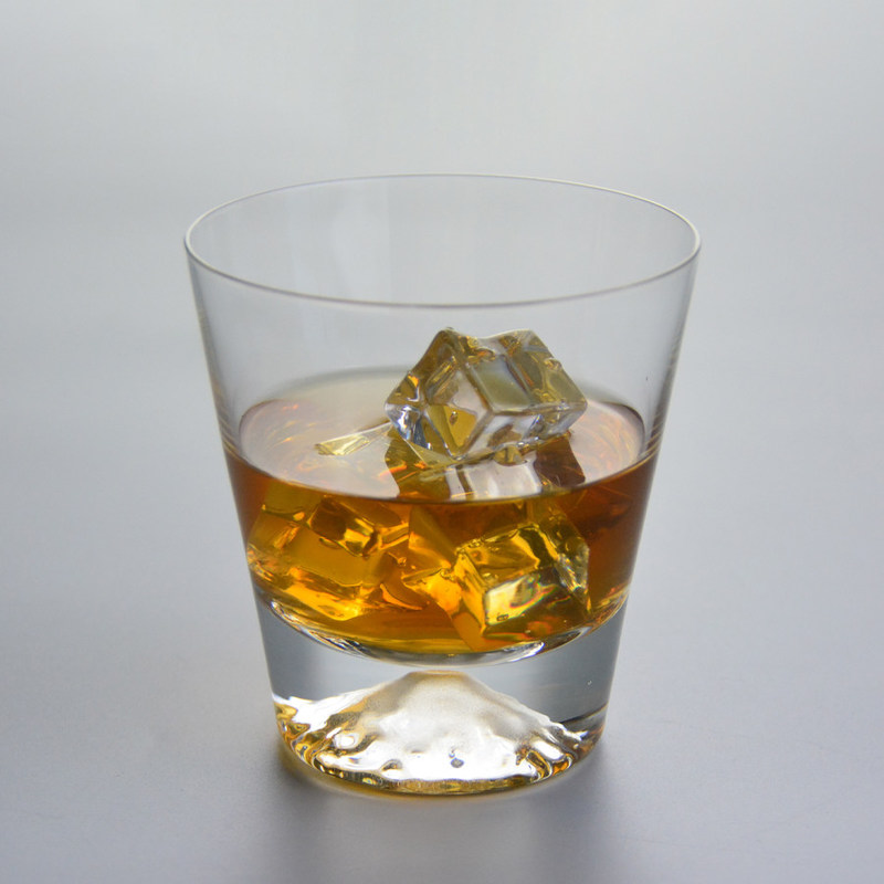 गुणवत्ता Heavy Base Transparent Handmade Whiskey Glass For Party फैक्टरी