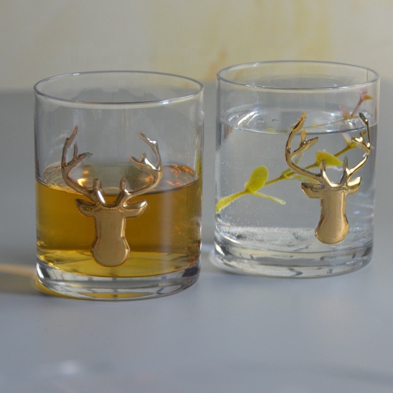 गुणवत्ता Decorative Round Personalised Whisky Glass For Christmas फैक्टरी