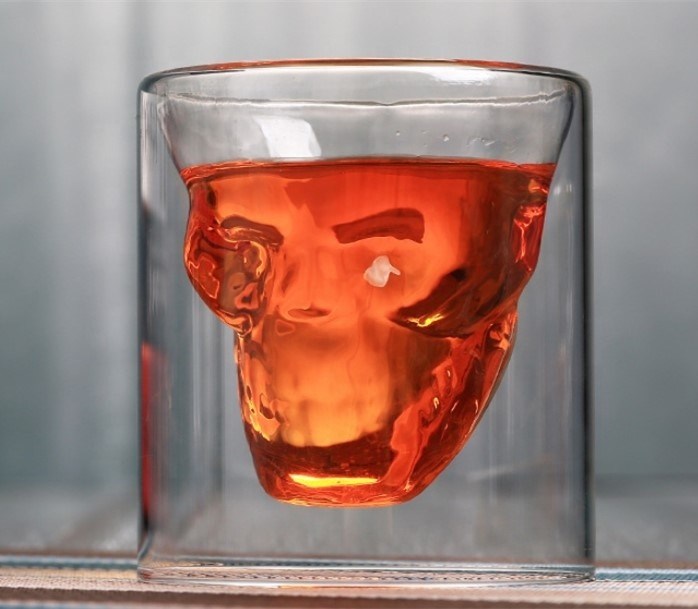 गुणवत्ता Skull Shaped Double Wall 2.5oz Old Fashioned Whiskey Tumbler फैक्टरी
