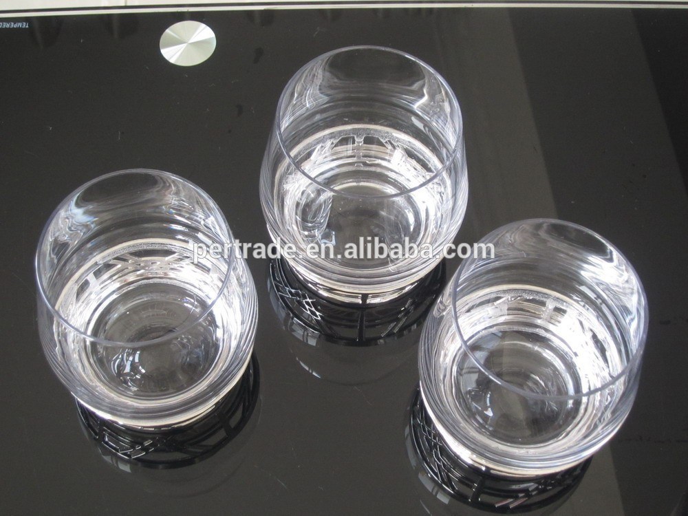 गुणवत्ता Retro Style Metal Base Rock Glass Handmade Whiskey Glass , Crystal Whisky Glasses फैक्टरी