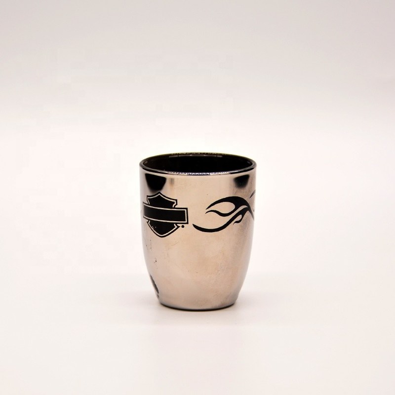 गुणवत्ता Platinum 50ml Unique Shot Glasses With Branded Decal Logo फैक्टरी