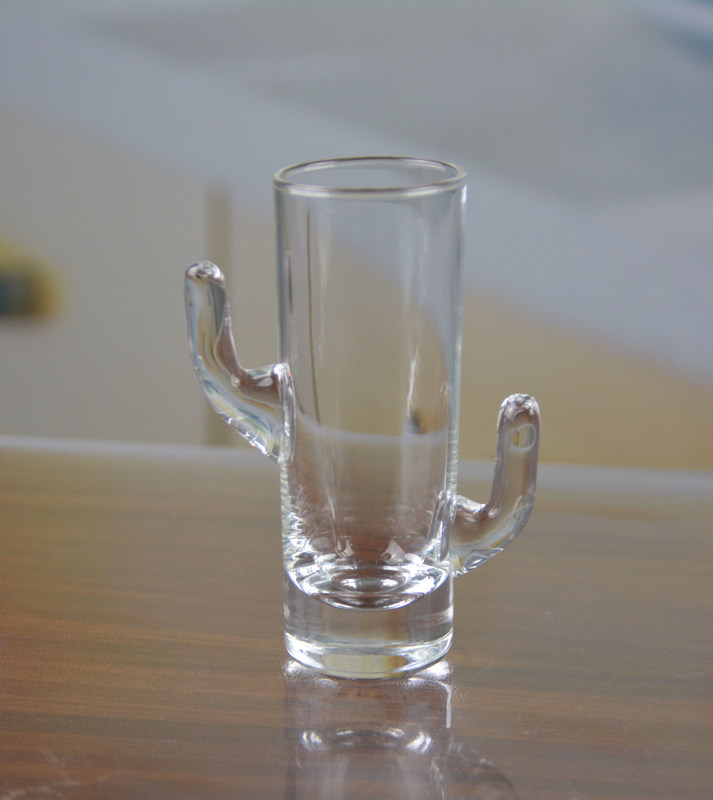 गुणवत्ता Wedding Favors Crystal 2 Oz Cactus Tequila Shot Glass फैक्टरी