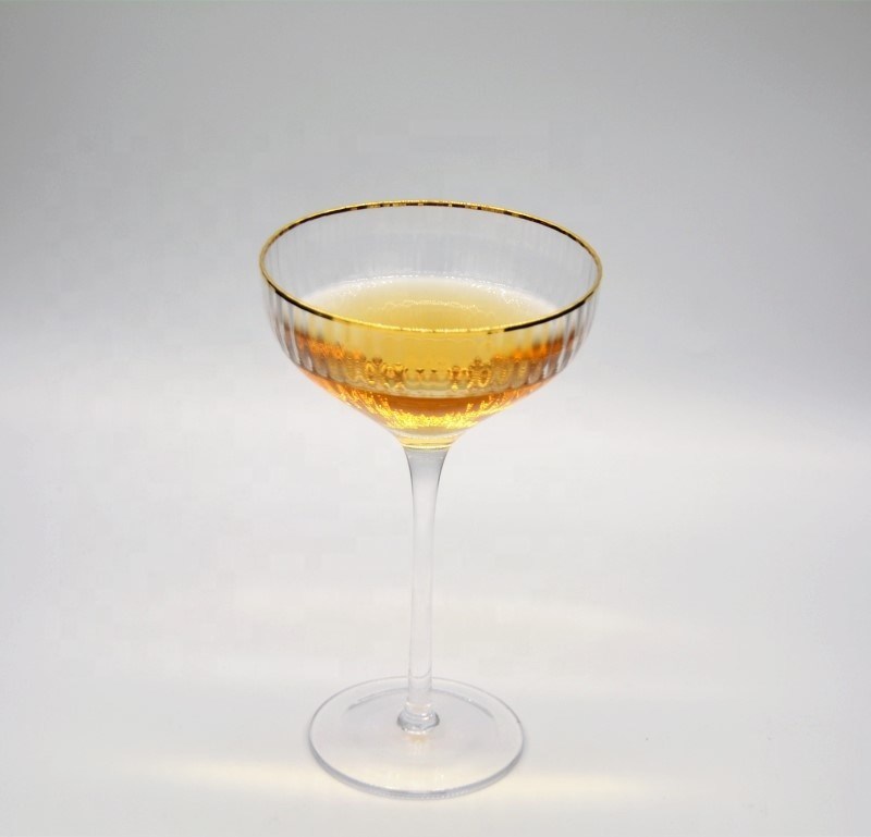 गुणवत्ता Customize Gold Rim Optical Stripes Crystal Cocktail Glasses फैक्टरी
