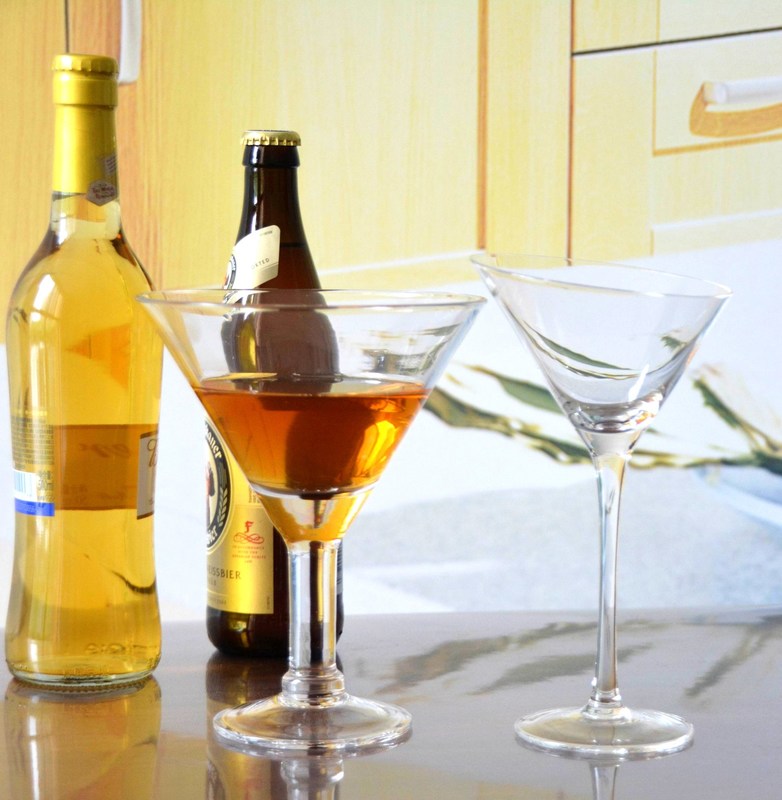 गुणवत्ता Unique Customization Thick Stem Crystal Cocktail Glasses फैक्टरी