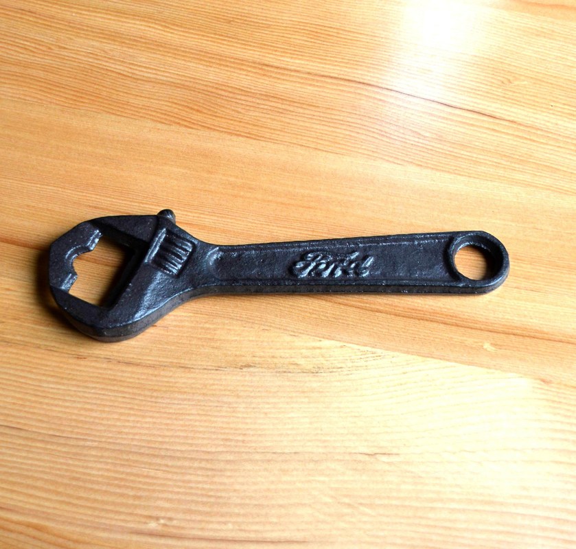 गुणवत्ता Spanner Shape Cast Iron Bottle Opener फैक्टरी