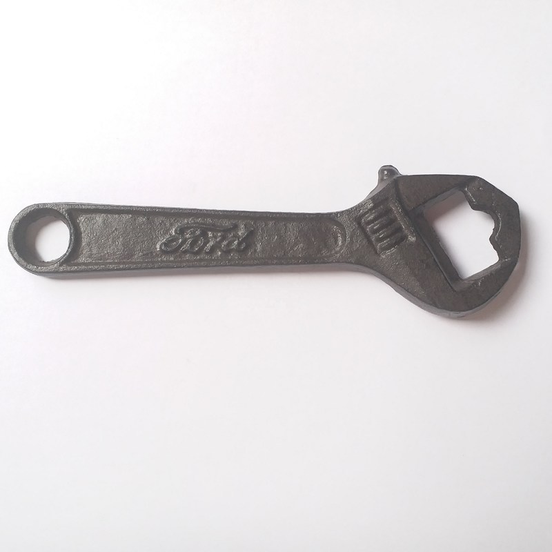 गुणवत्ता Spanner Shape Cast Iron Bottle Opener फैक्टरी