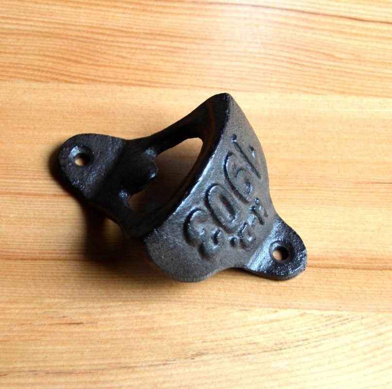 गुणवत्ता Wall Mount Iron Bottle Opener Cast Iron Crafts For Bar Club फैक्टरी