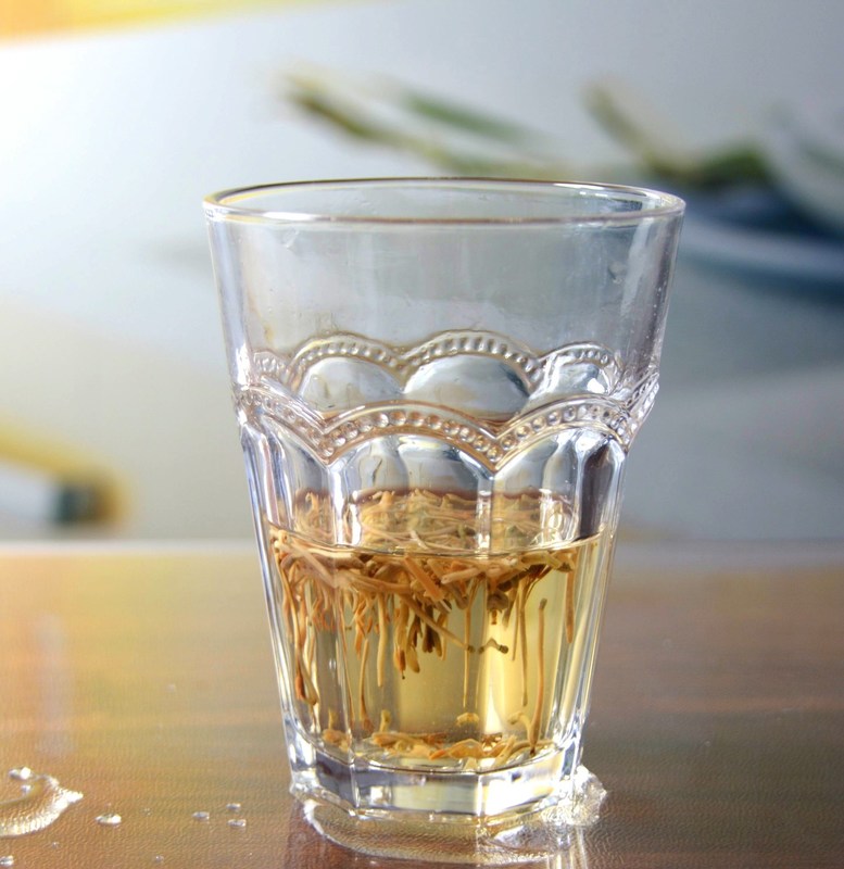 गुणवत्ता Stemless Embossed Multiple Tangent 10 Oz Glass Tumbler फैक्टरी