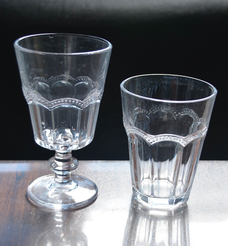 गुणवत्ता Stemless Embossed Multiple Tangent 10 Oz Glass Tumbler फैक्टरी