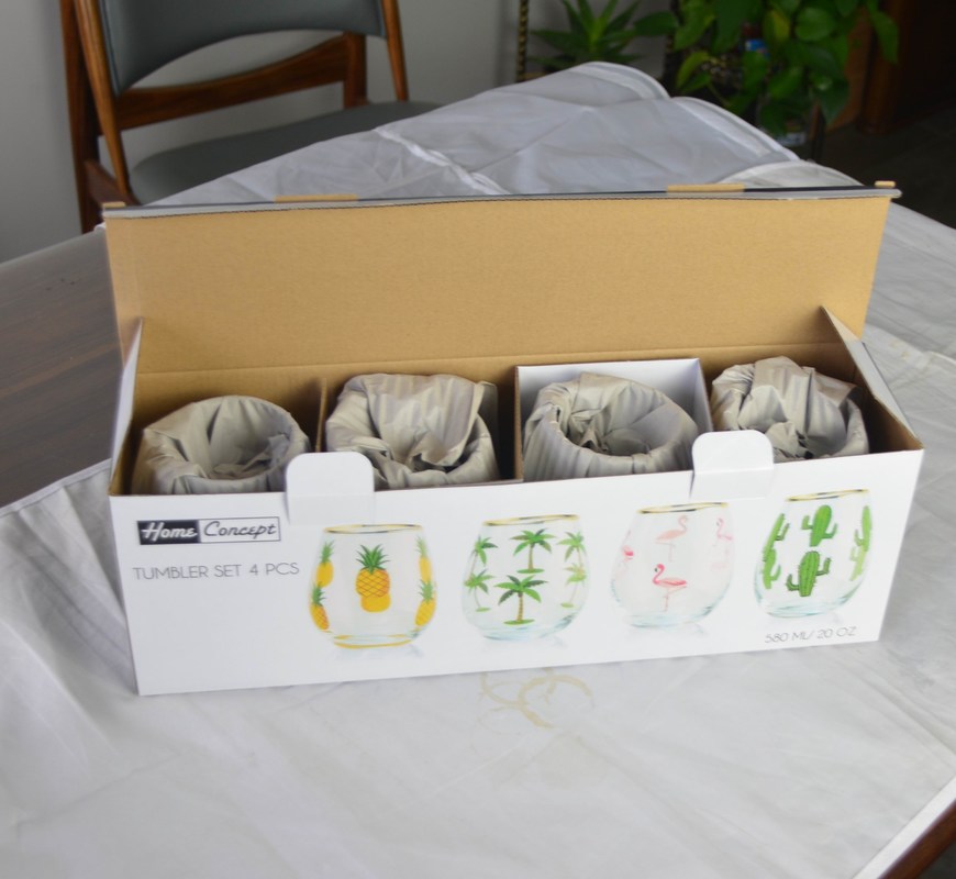 गुणवत्ता Hand Painted Gold Rim Wine Glass Tumbler With Color Decal फैक्टरी