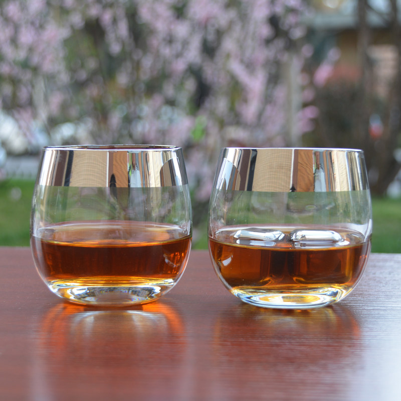 गुणवत्ता Silver Rim Ion Plated Platinum Tumbler Drinking Glasses फैक्टरी