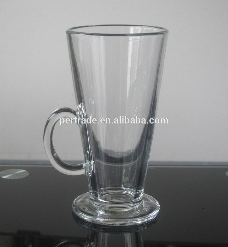 गुणवत्ता Irish Style Machine Made Crystal Whisky Tumblers With Handle फैक्टरी