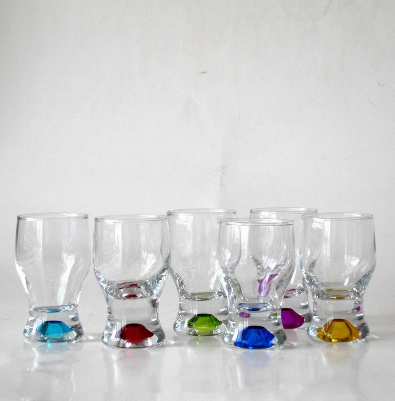 गुणवत्ता Handpainted Rainbowl Bottom Crystal Shot Glasses For Pub फैक्टरी