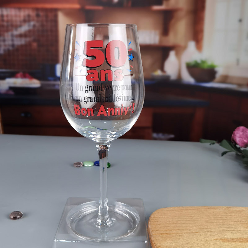 गुणवत्ता Clear 1 Litre Giant Wine Glass With Anniversary Decor फैक्टरी