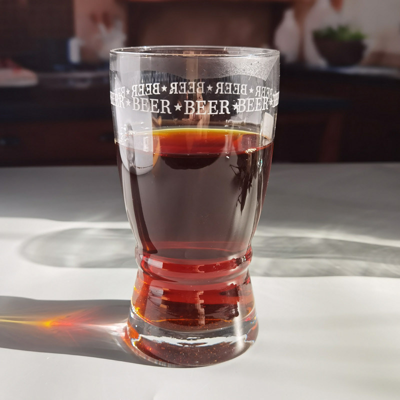 गुणवत्ता Creative Big Mouth Pub Craft Beer Glasses With Circle Logo Decoration फैक्टरी