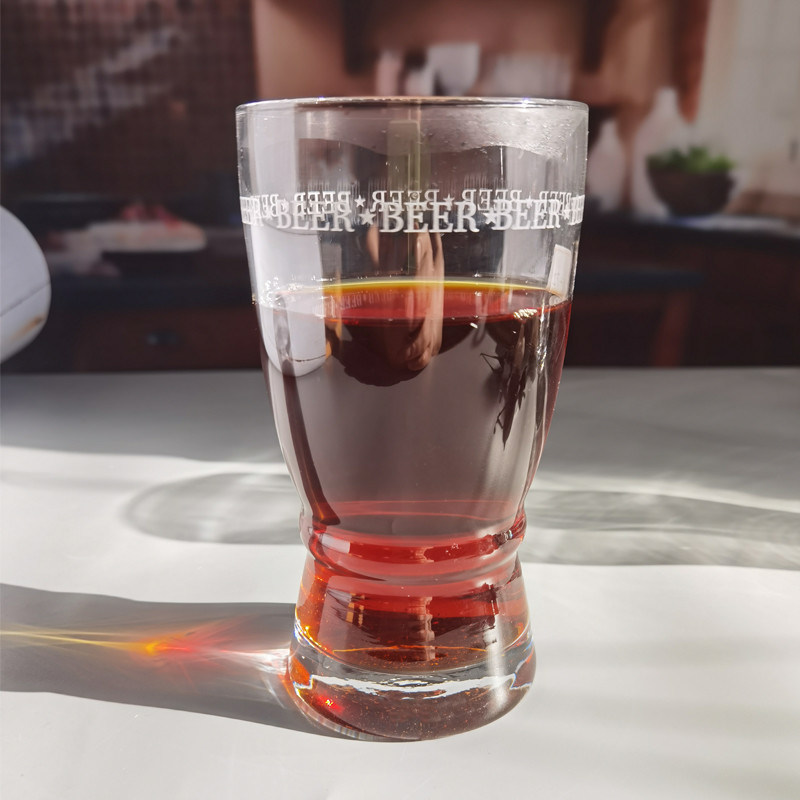 गुणवत्ता Creative Big Mouth Pub Craft Beer Glasses With Circle Logo Decoration फैक्टरी