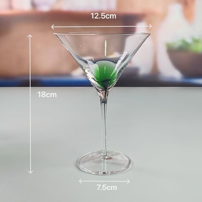 गुणवत्ता Customized Hand-blow Clear Red Wine Glass Martini Glass For Party फैक्टरी