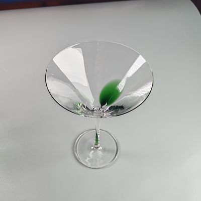 गुणवत्ता Customized Hand-blow Clear Red Wine Glass Martini Glass For Party फैक्टरी