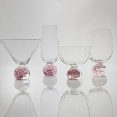 गुणवत्ता High Clarity Pink Cloud Crystal Wine Glass Set Designed for in Restaurants Bars and Wine Tasting Events Offering Superior Presentation फैक्टरी
