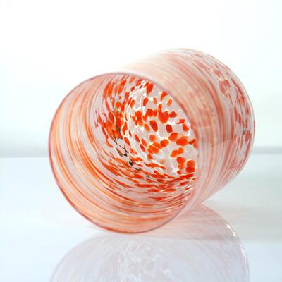 गुणवत्ता Hand-blown Orange Swirl Confetti Glass Cup - Artisan Crafted Drinking Glass for Whiskey and Cocktails फैक्टरी