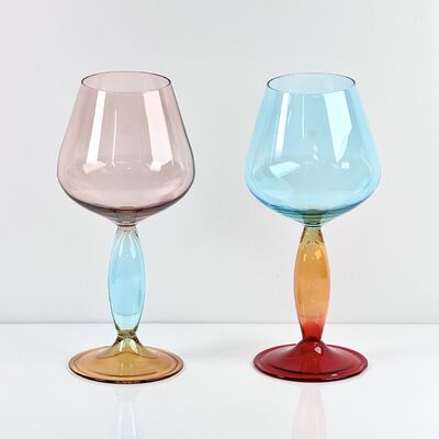गुणवत्ता Hand-Blown Gradient Color Borosilicate Wine Glasses, Multi-Color Artistic Stem Goblets for Wine, Cocktail, Home Bar & Party Decor कारखाना