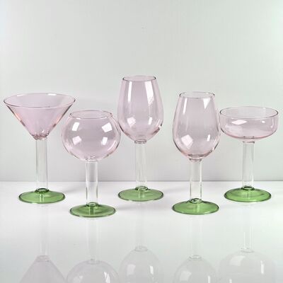 गुणवत्ता Hand Blown Borosilicate Stemmed Wine & Cocktail Glass Set, Pink Bowl with Green Hollow Stem Base, Colored Spray Tinted Art Goblets for Bar, Wedding & Table Decor कारखाना