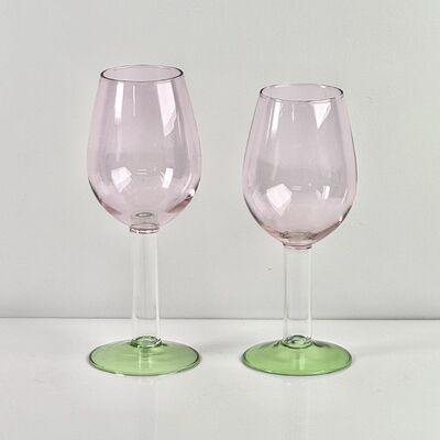 गुणवत्ता Hand Blown Borosilicate Stemmed Wine & Cocktail Glass Set, Pink Bowl with Green Hollow Stem Base, Colored Spray Tinted Art Goblets for Bar, Wedding & Table Decor कारखाना