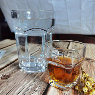 गुणवत्ता Transparent Square Bottom 10 Oz Whiskey Glasses For Home फैक्टरी