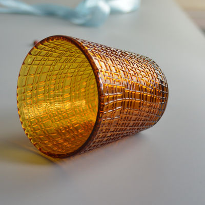 गुणवत्ता Embossed Linen Pattern Solid Amber Glass Tea Light Holders फैक्टरी