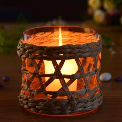 गुणवत्ता Round Creative Glass Candle Holders With Wicker Sleeve फैक्टरी