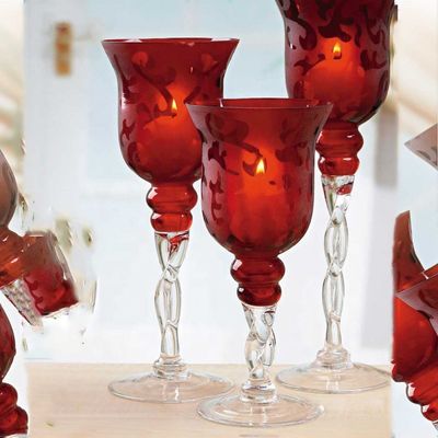 गुणवत्ता Tulip Shape Long Stem Candle Holders With Engrave Pattern फैक्टरी