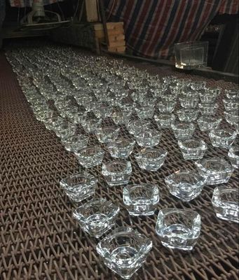 गुणवत्ता Mini Size Sqaure Glass Votive Candle Holders For Tealight फैक्टरी