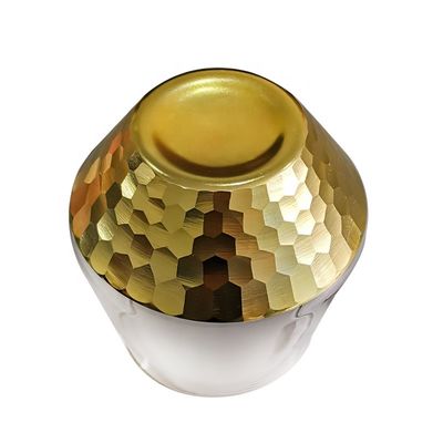 गुणवत्ता 400ml Hand Cut Gold Honeycomb Crystal Wine Glasses फैक्टरी