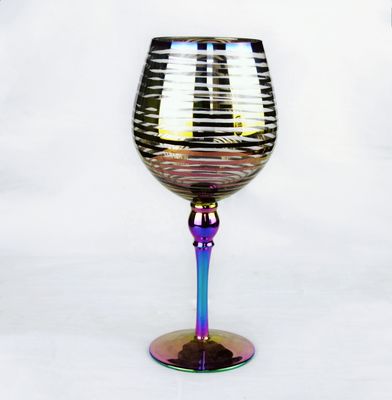 गुणवत्ता Laser Circles Pattern Iridescent Crystal Wine Glass With Pearl Stem फैक्टरी