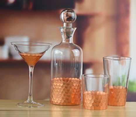 गुणवत्ता 450ml Gold Cutted Honeycomb Stemless Crystal Wine Glass फैक्टरी